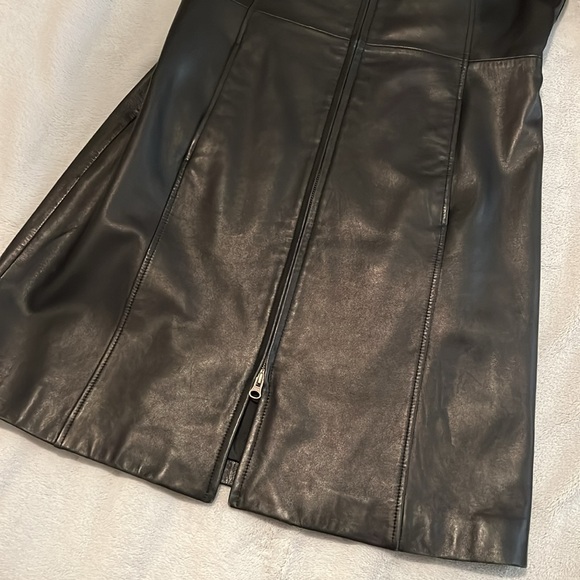 Danier Leather Trench Coat - Picture 6 of 8
